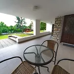 Sunset Apartmanhaz בית הארחה 3*