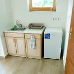 Sunset Apartmanhaz בית הארחה 3*