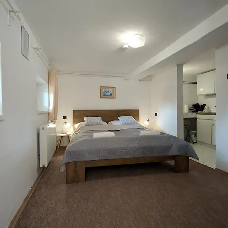 Sunset Apartmanhaz 3*