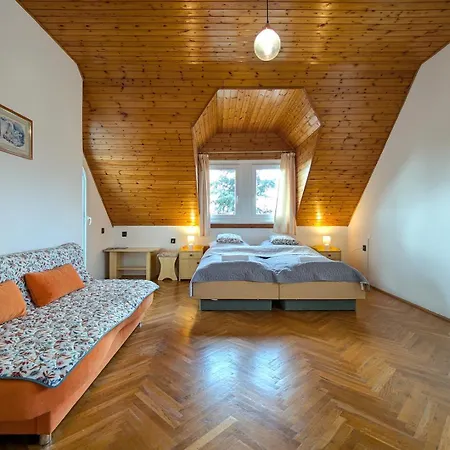 Sunset Apartmanhaz 3*