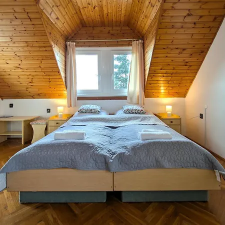 Sunset Apartmanhaz バラトンフレド